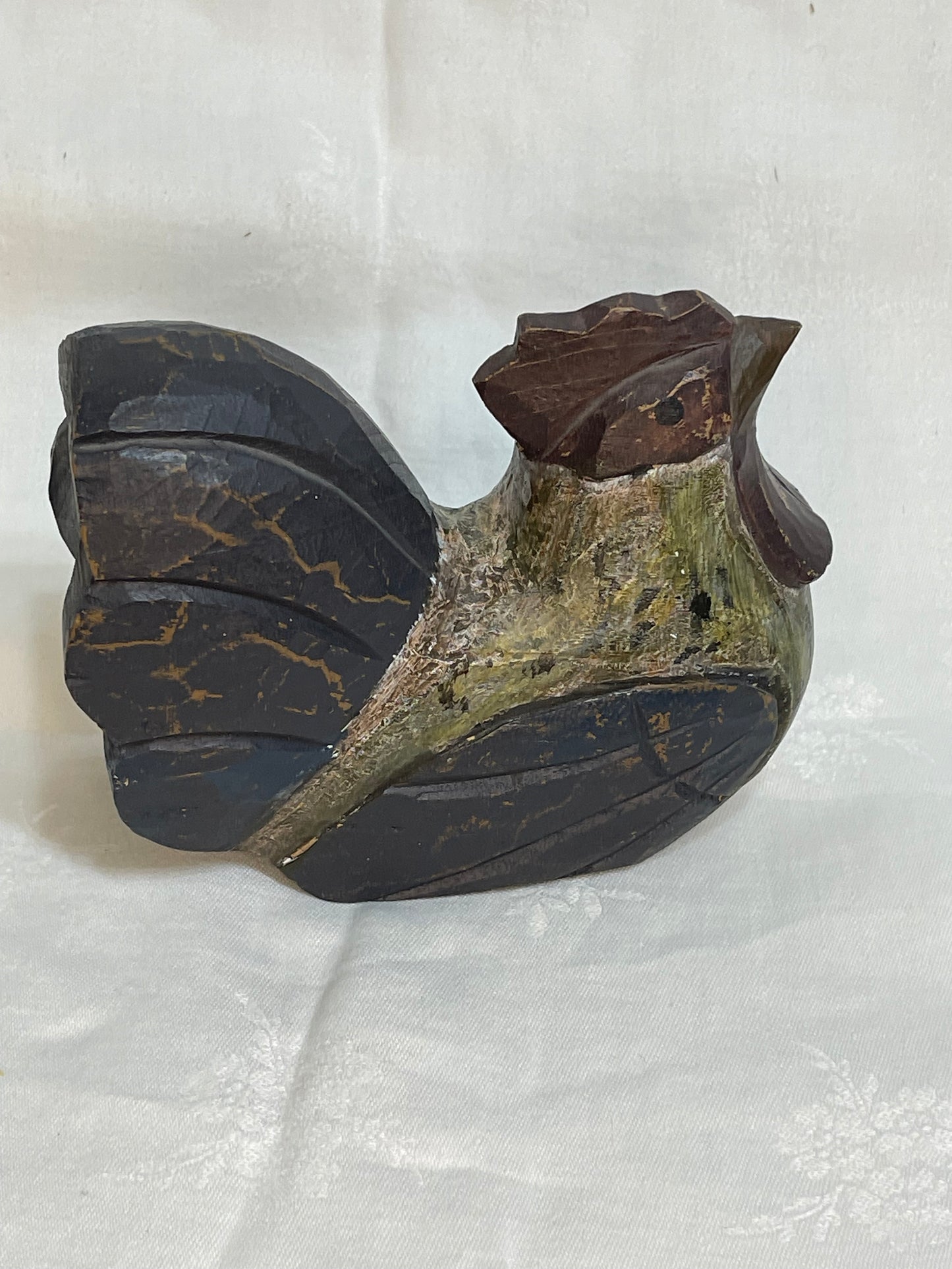 Rustic carved wood rooster farmhouse decor