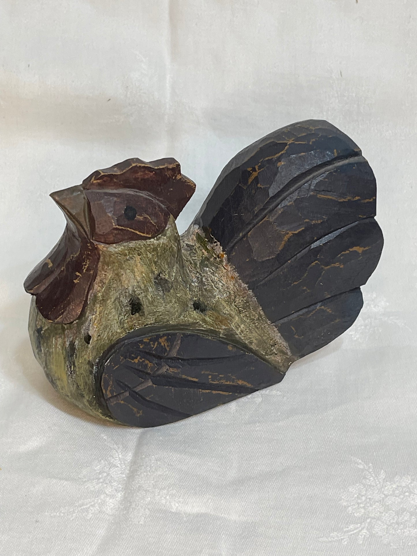 Rustic carved wood rooster farmhouse decor