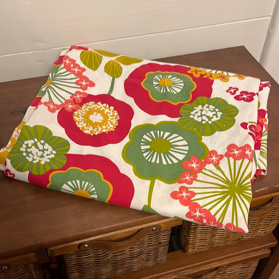 Now designs Colorful table cloth. 59x88