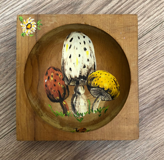 Vintage ‘75 Painting Mushroom on Wood Dish