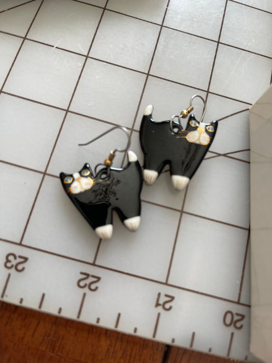 Black & cloisonné ceramic cat earrings